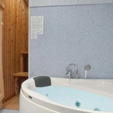 In With Sauna